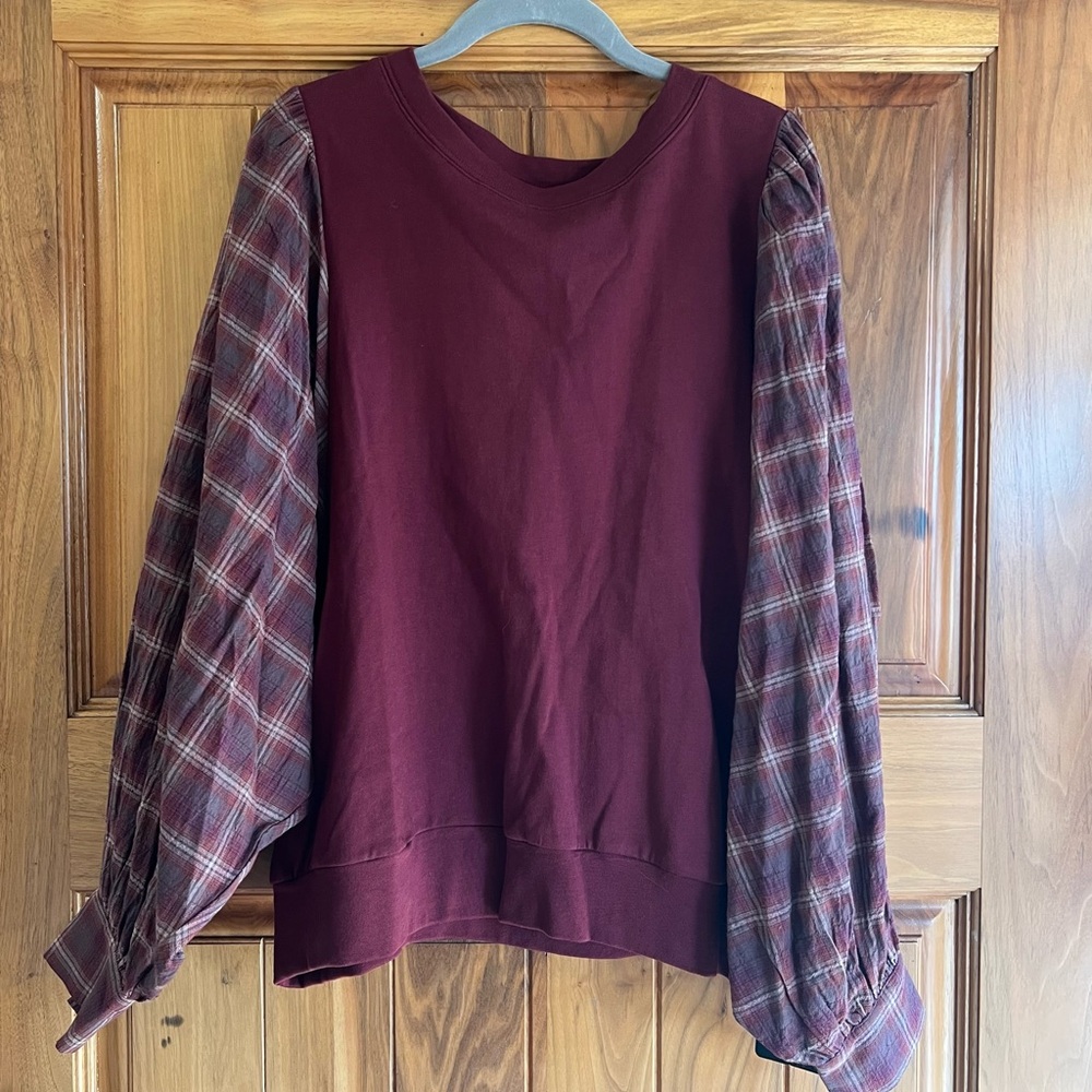 Fate Burgundy Sweatshirt with Plaid Sleeves